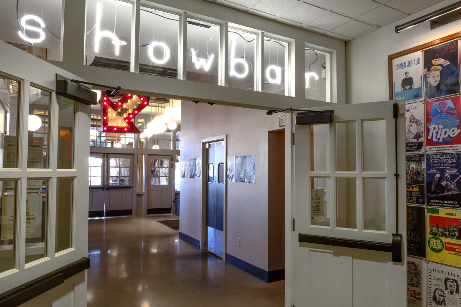 Show Bar Revolution Hall Roof Deck Show Bar Martha's